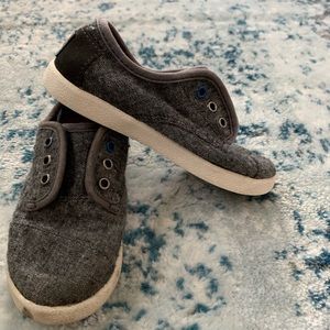 Toms boys shoes